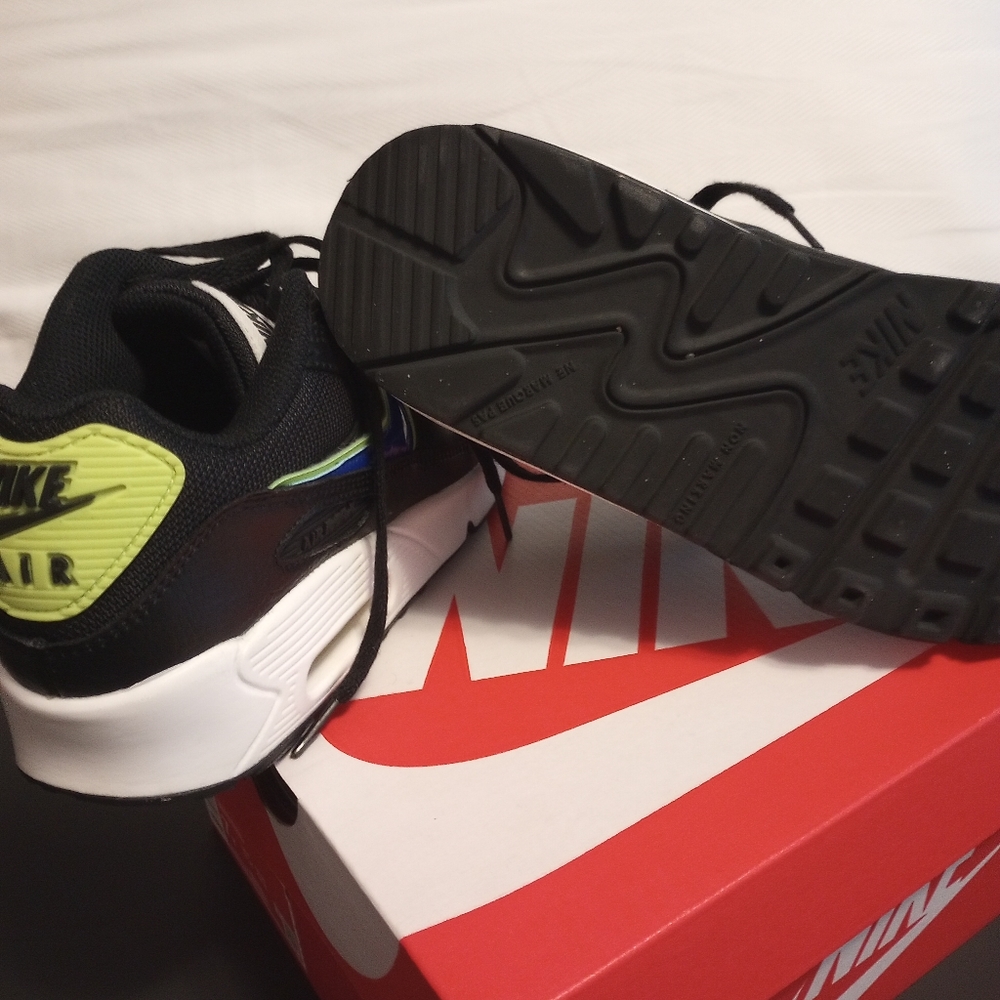 Hot Boys Nike Air Max 90 SE GS Black 7Y - Picture 2 of 6